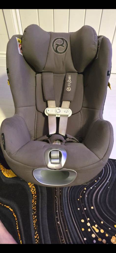 Cybex car seats and 360 isofix bases