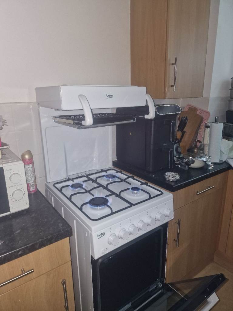appliance repair engineer