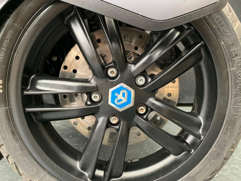 PIAGGIO MP3 300 YOURBAN LT LOW MILEAGE HPI CLEAR 