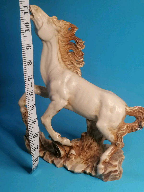  Big Horse Sculpture. 11 inch. 