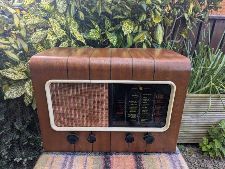 ​Vintage Cambridge PYE value radio
