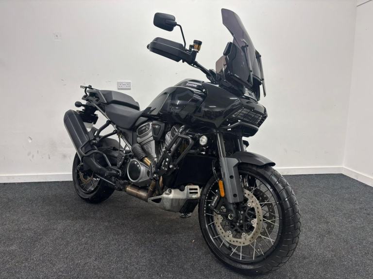 HARLEY PAN AMERICA SPECIAL ** HEATED GRIPS - CRASH BARS - RIDER MODES **