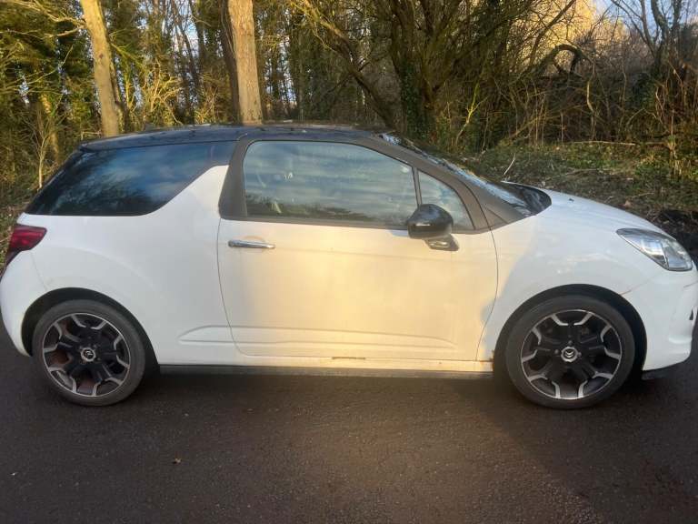CITROEN DS3 1.6 VTi DStyle Plus White Manual Petrol 2011