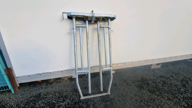 New cattle crush self locking head yoke farm livestock tractor 