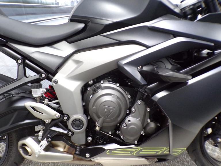 2024 TRIUMPH DAYTONA 660 CURRENTLY A2 RESTRICTED