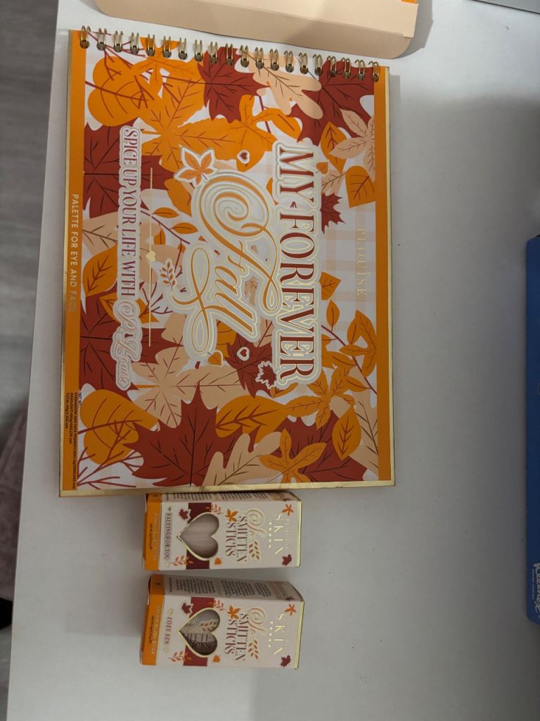 Bn P.Louise eye and face palette + 2 cream blush