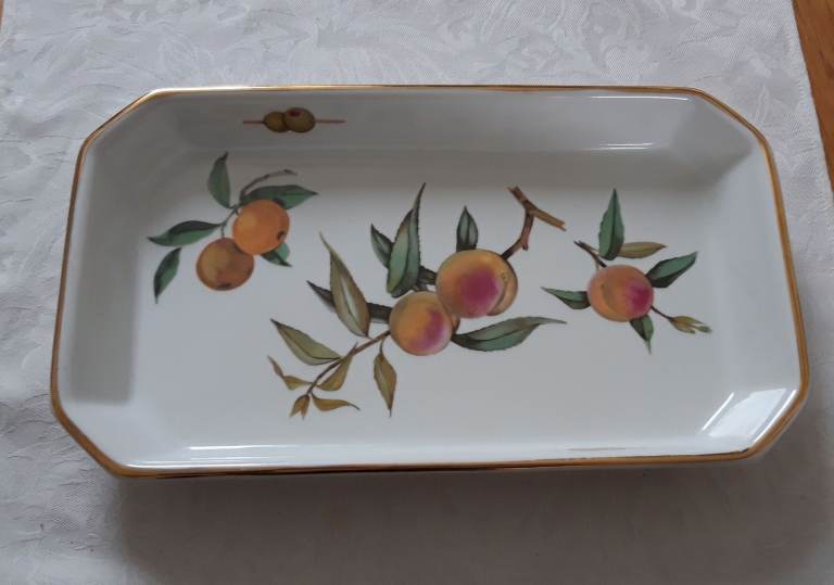Royal Worcester Evesham Gold Lasagna/Baking Dish – Excellent Condition