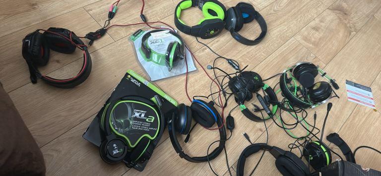 Various video game headsets for Playstation  ps4 ps5 Xbox switch  - 10 pounds each 