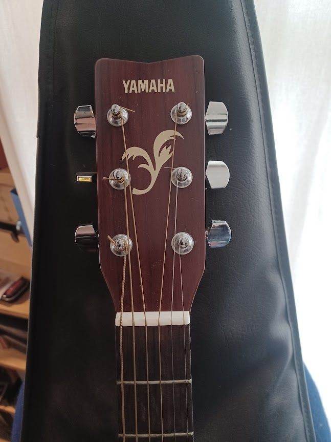 Yamaha FG-401 Acoustic Guitar