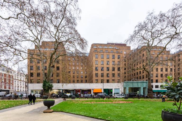 London - W1J 6BD \ Office Space for Rent with 2 Desks