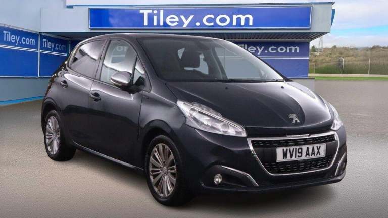  Peugeot 208 1.2 PureTech Signature Euro 6 (s/s) 5dr Petrol Manual