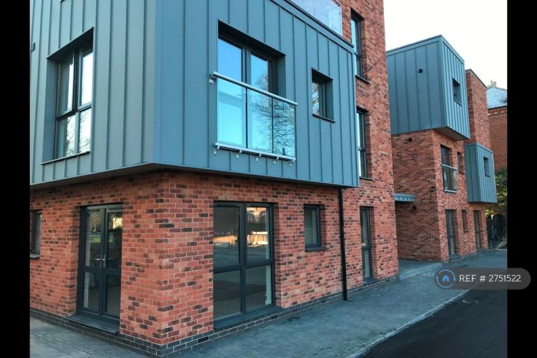 2 bedroom flat in Bond House, Beeston, Nottingham, NG9 (2 bed) (#2751522)