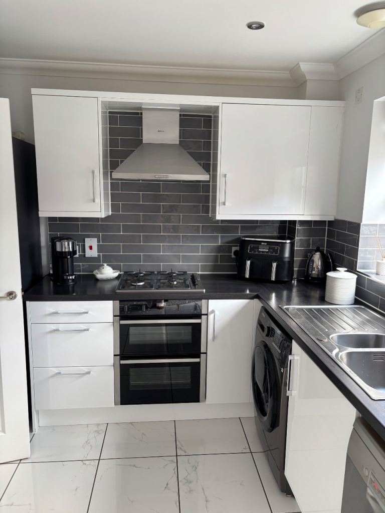 Neff Stainless Steel Cooker Hood – Good Condition, £65.00 for Sale