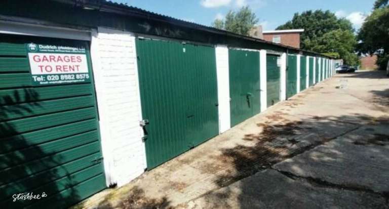 Garage to rent in Horley (RH6) | Stashbee
