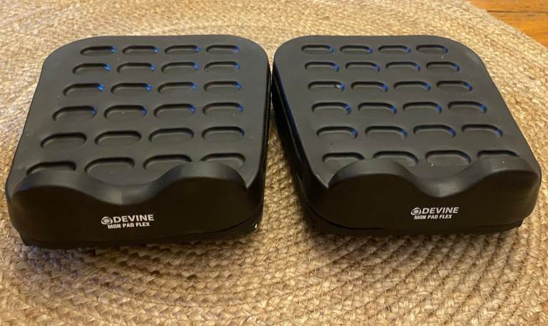 Devine Mon Pad Flex - Speaker isolation pads, adjustable angle