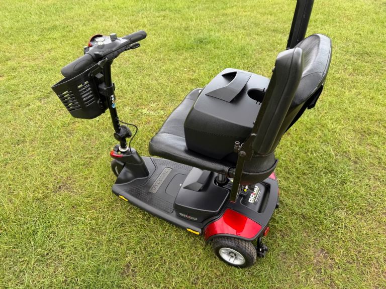 Go go mobility scooter  has 2 battery packs 