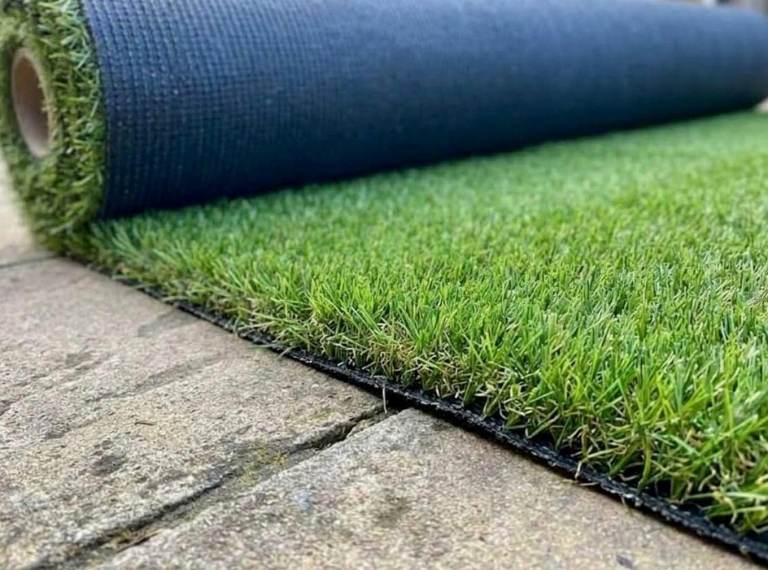 40mm per Thick sqm Rolls ONLY £15 Grass premium