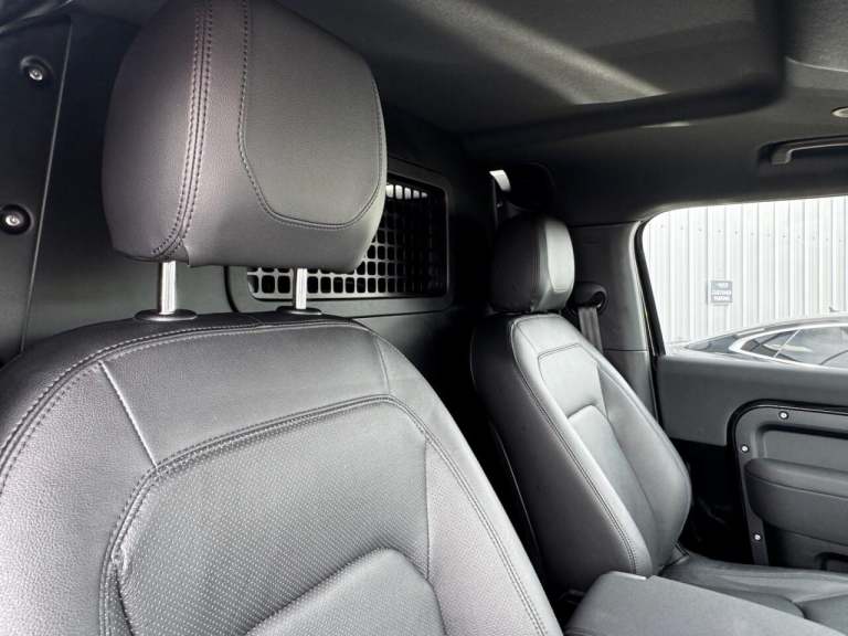 2023 Land Rover Defender 3.0 D250 Hard Top SE Auto PANEL VAN DIESEL Automatic