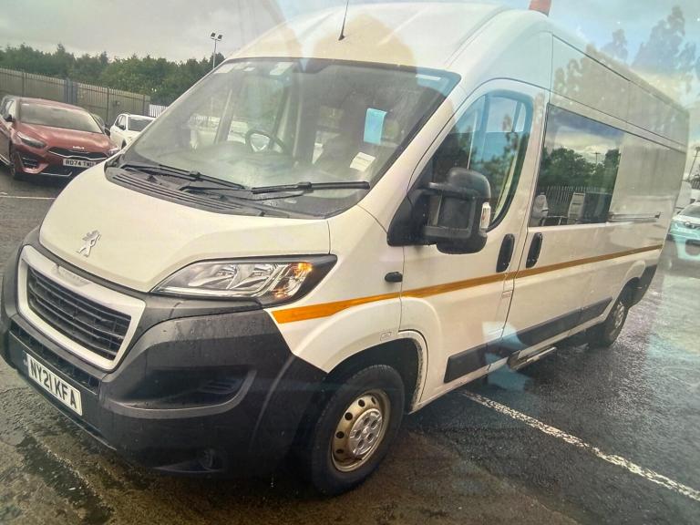 Peugeot Boxer 2.2 BlueHDi 335 Professional L3 H2 Euro 6 (s/s) 5dr Diesel Manual