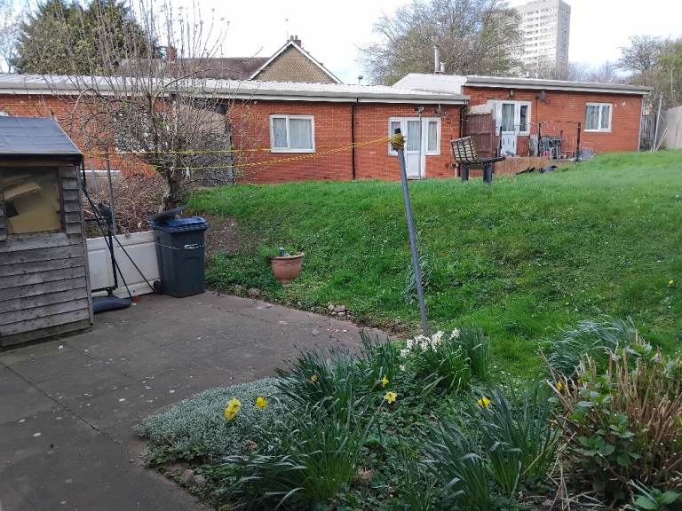 2 bedroom bungalow in quiet cul de sac