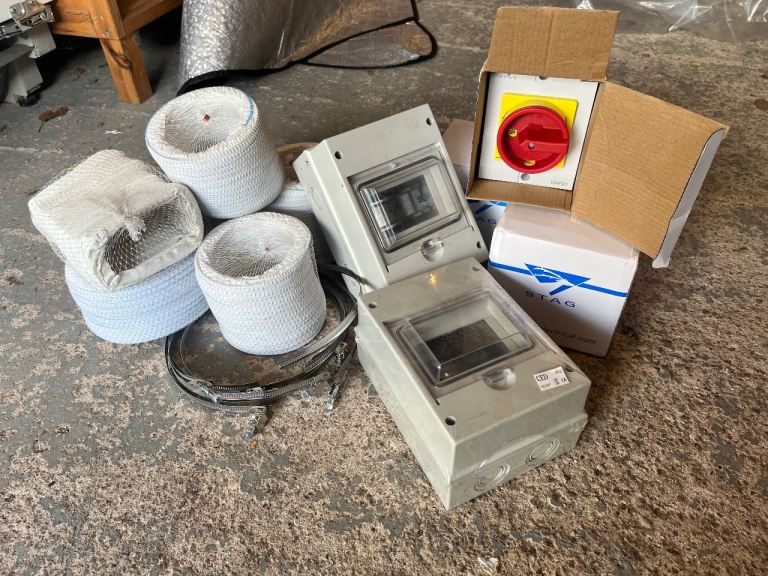 Rotary Isolator IS4P20 Switch IP65 4 Pole 20A & Enclosures & Flexy Hose/ ducting