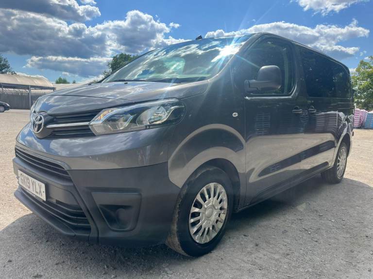 Toyota Proace Crew Van