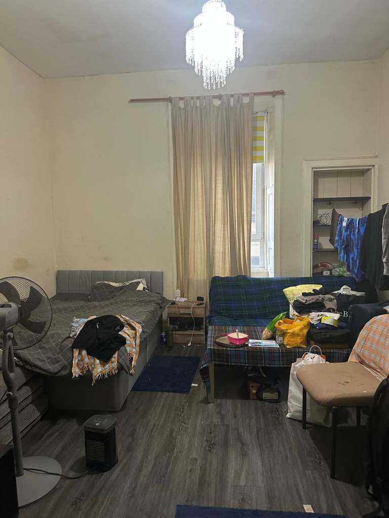 Room to let on Leith walk near Dominos