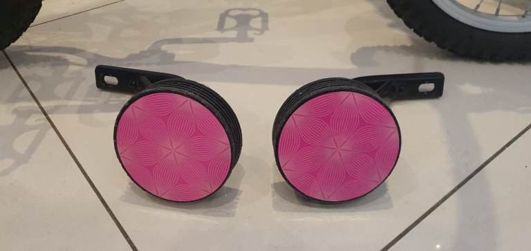 Dawes Lottie 16" bike in excellent condition 