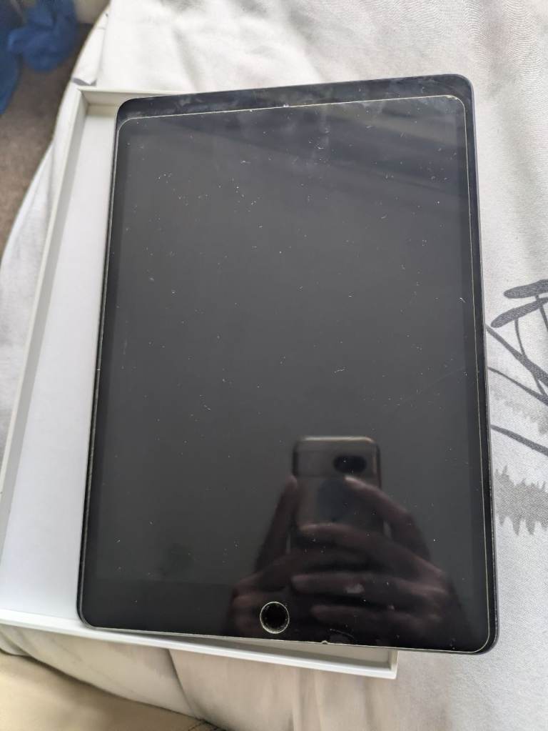Apple iPad 7th Generation 128gb not working 
