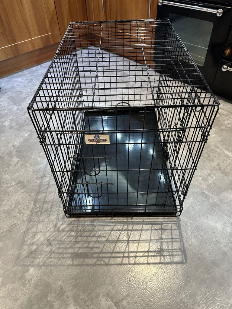 Dog crate / cage