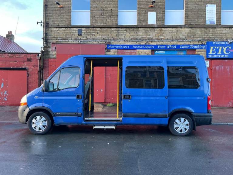 Renault master 9 seater bus ulez free may swap