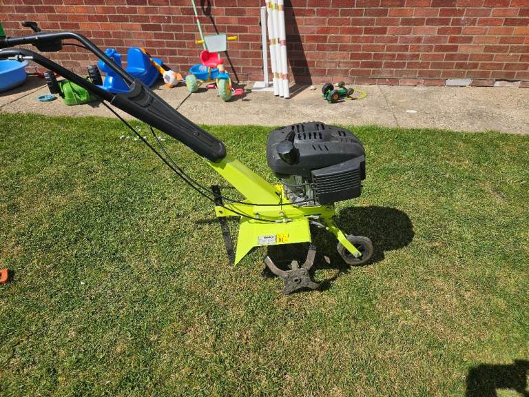 Petrol  rotovator 