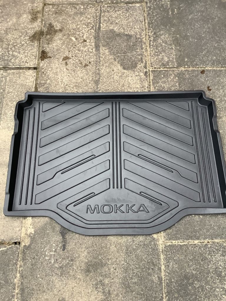 2016-2019 Vauxhall Mokka rear tray and set of Mokka floor mats front and rear.