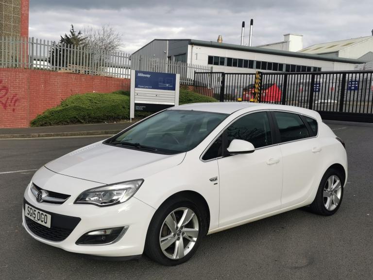2015 Vauxhall Astra 1.4i 16V SRi 5dr HATCHBACK Petrol Manual
