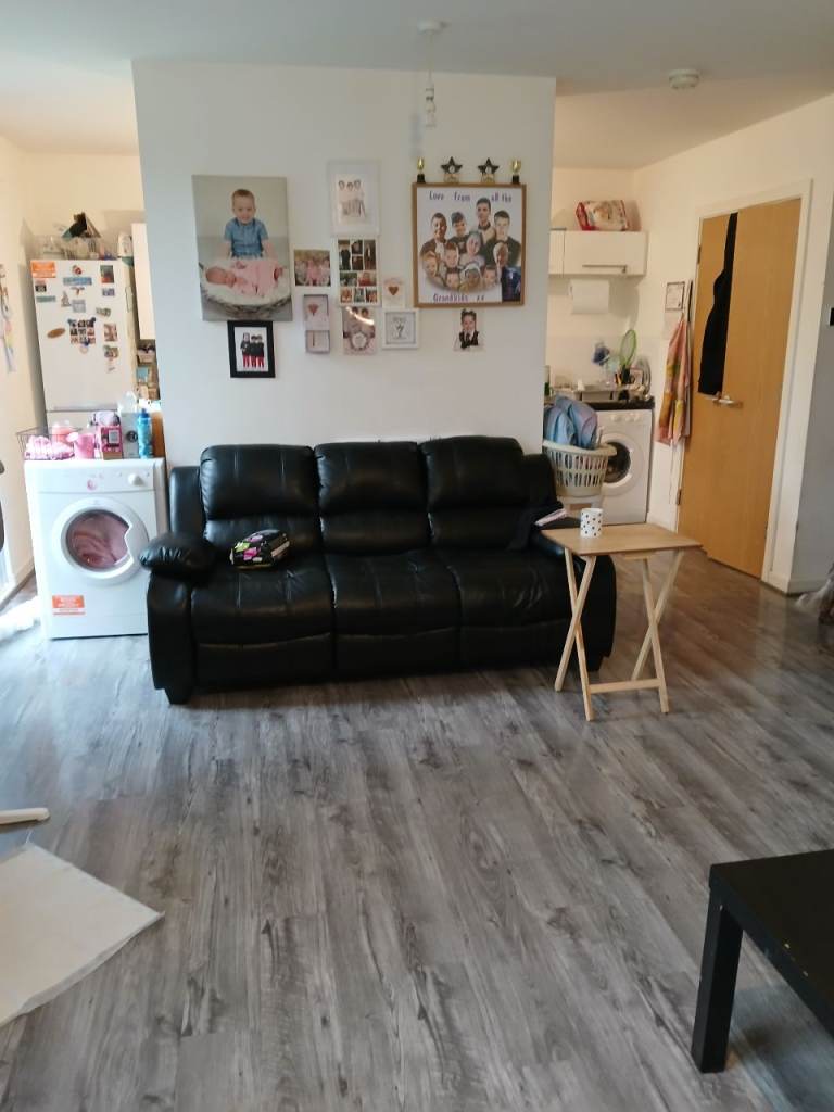 IN URGENT NEED OF A 3 OR 4 BEDROOM.