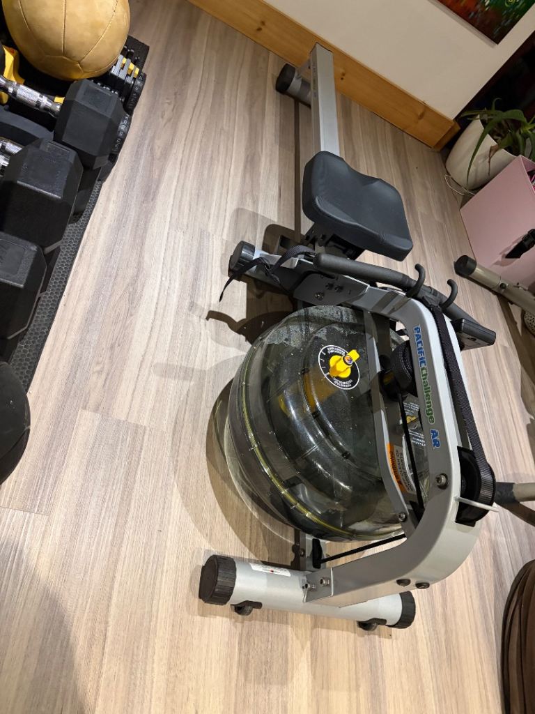 Rowing machine 