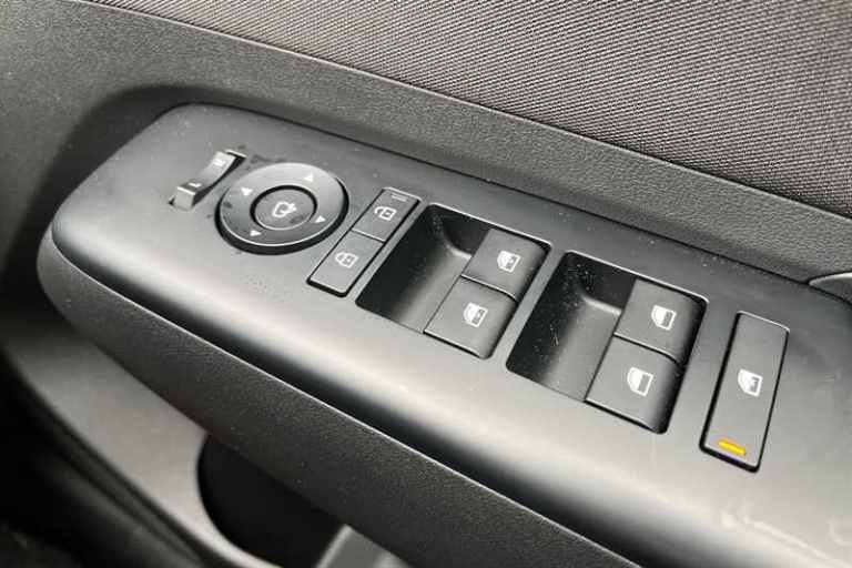 2024 Hyundai KONA 115kW Advance 48kWh 5dr Auto HATCHBACK ELECTRIC Automatic