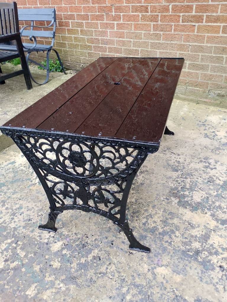 Refurbished cast iron garden table 