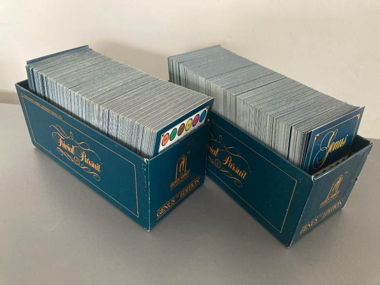 1000 x Vintage 1983 Trivial Pursuit question cards – Genus Edition – post or collect