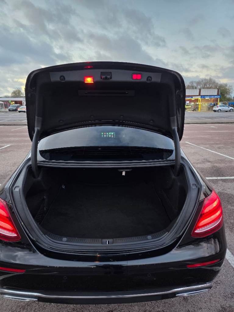 Mercedes-Benz E220 2017 premium sunroof- e class 