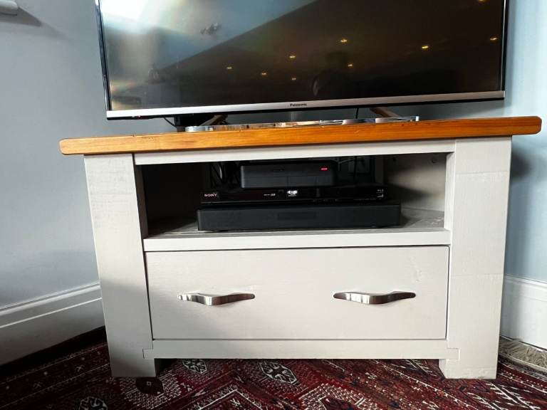 Dove Grey Malvern Oak Effect Up to 46 inch Corner Slim TV Unit