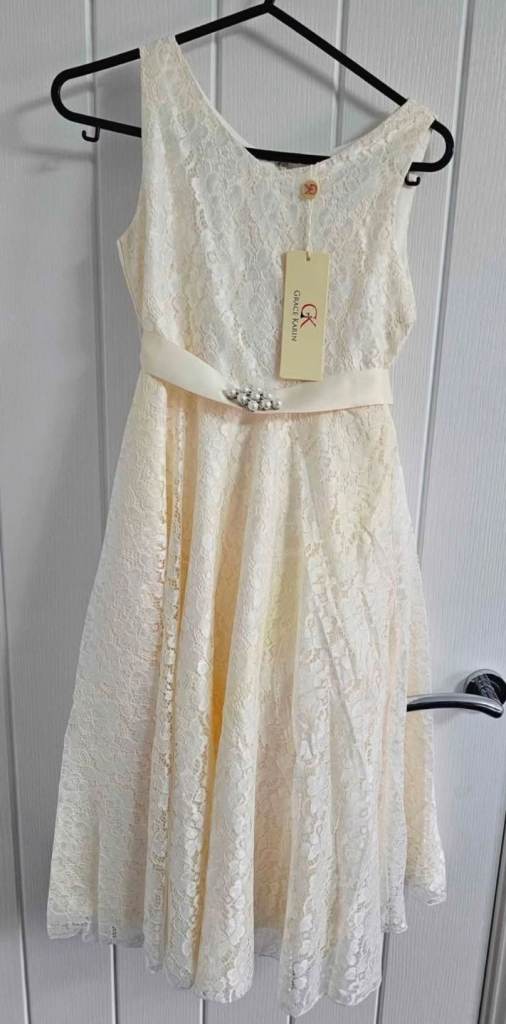 New with Tags girls bridesmaid dress from Grace Karin - 7 to 8 years