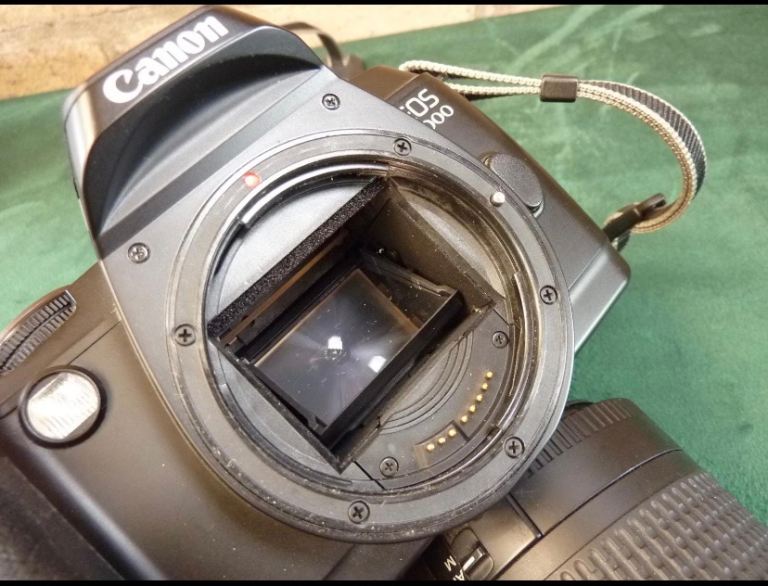 EOS 5000 35mm SLR camera Canon  38-76mm lens