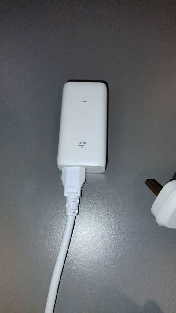 UniFi Ubiquiti PoE adapter