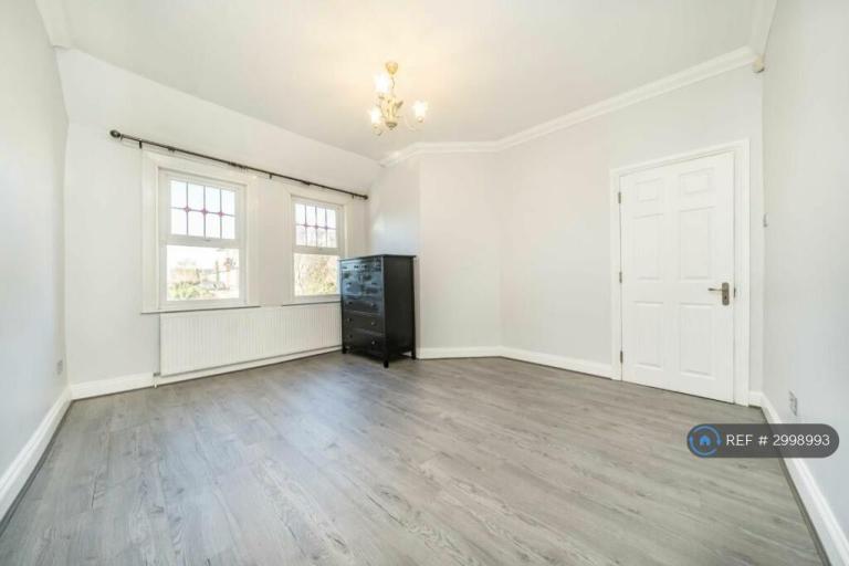 4 bedroom house in Guildersfield Road, London, SW16 (4 bed) (#2998993)