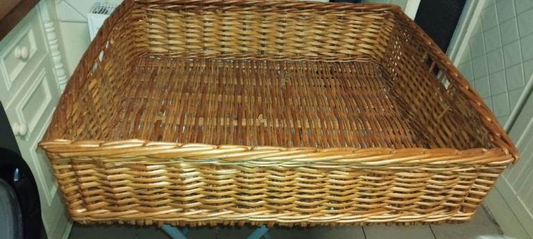 Large Display/Storage Wicker Basket bread bakery upcycle dog bed