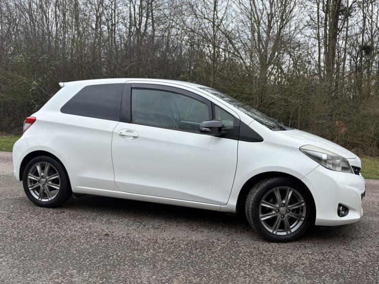 TOYOTA YARIS 1.3 Dual VVT-i SR 2012