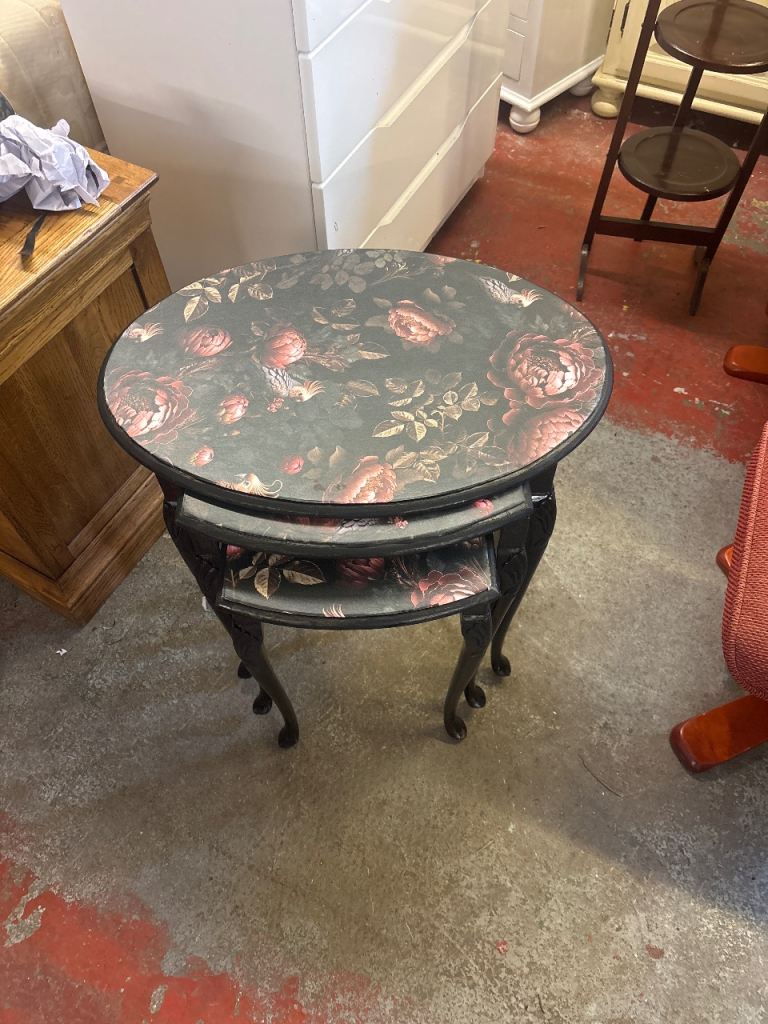 Up cycled nest of tables 