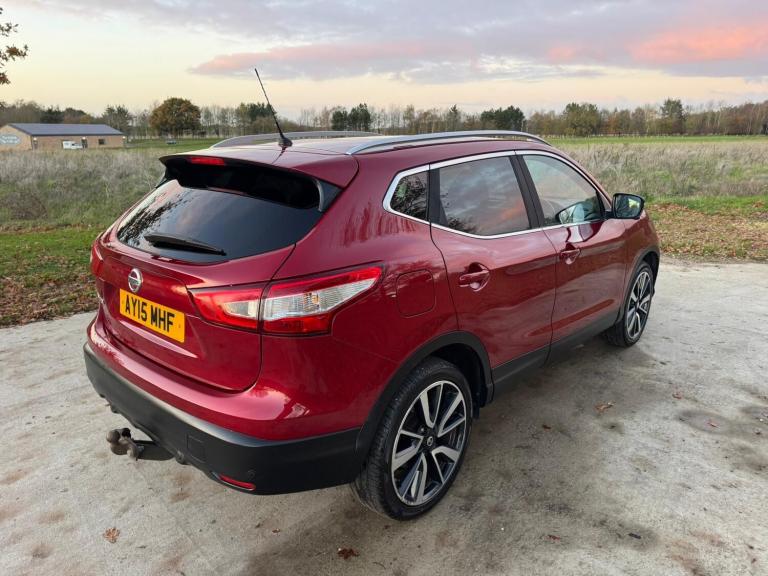 2015 Nissan Qashqai 1.6 dCi Tekna 5dr HATCHBACK Diesel Manual