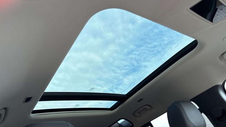 2023 Land Rover Defender 3.0 D250 X-Dynamic SE 110 5dr Auto SUV Diesel Automatic